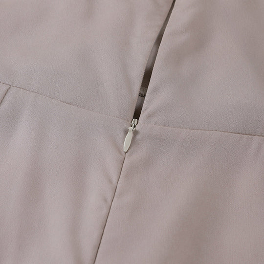 Sahari – Elegante midi-jurk met ruguitsnijding