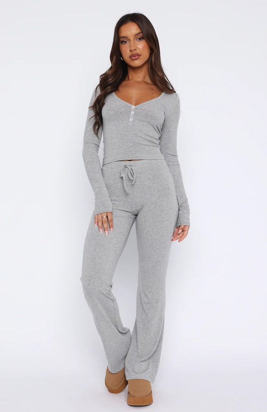 Sahari - Damen Loungewear Set | Weicher Rippstoff, Bequeme Passform, Modischer V-Ausschnitt